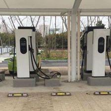 電動汽車充電樁功率全解析 常見類型與選購指南